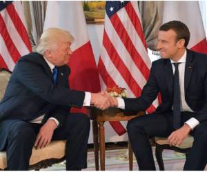 'Frente al aumento de las tensiones en Irak y en la región', Emmanuel Macron 'expresó su preocupación por las actividades desestabilizadoras de la fuerza Al Qods bajo la autoridad del general Qasem Soleimani'.