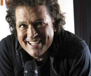 En esta foto del 13 de enero del 2017, el cantautor colombiano Carlos Vives da una conferencia de prensa en la Ciudad de México.