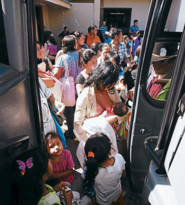 Abarrotan terminales de transporte