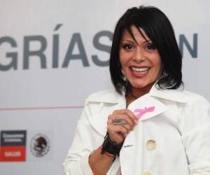 Alejandra GuzmánFue vocera de “Iniciativa ser” después de librar la enfermedad en 2007.