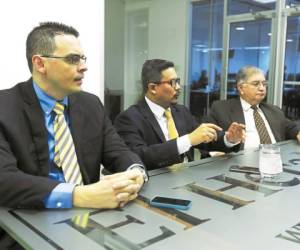 La Unidad Fiscalizadora está formada por German Espinal , Kelvin Aguirre y Javier Franco.