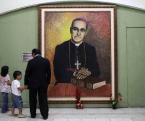 Romero fue asesinado mientras oficiaba misa el 24 de marzo de 1980 cuando un desconocido le disparó al corazón. Foto AFP
