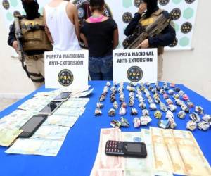 Los delitos de portación ilegal de armas de fuego, explosivos, material de guerra, municiones e indumentaria policial son de los más cometidos por jovencitos que, en algunos casos, reciben las penas más altas, entre seis y ocho años de privación de libertad.