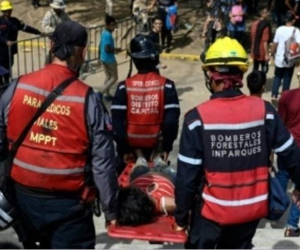 La mayoría de los heridos sufrieron asfixia y politraumatismos, dijo a la AFP una fuente del cuerpo de Bomberos del Distrito Capital.