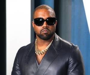 Kanye West es un rapero, productor, actor, diseñador y empresario estadounidense.