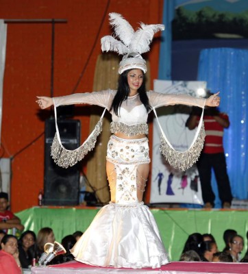 Yancy Aguilar es la reina Ferisan 2015