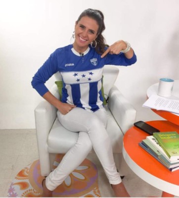 Conocidas personalidades de la farándula catracha se ponen la camiseta de la Selección de Honduras