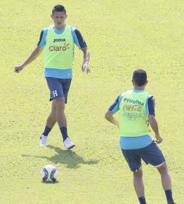 Jorge Luis Pinto alista variantes ante El Salvador