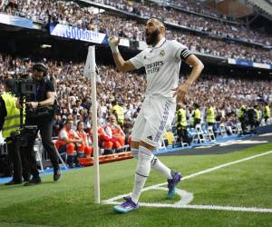 A las 12 Benzema decidió abrir el marcador al realizar un zurdazo en el área.