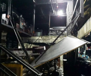 Los jugadores estadounidenses de waterpolo estaban celebrando la victoria de su equipo femenino, pero todos están 'sanos y salvos', indicó Christopher Ramsey, encargado del waterpolo estadounidense, que calificó el accidente de 'terrible tragedia'. Foto: AFP