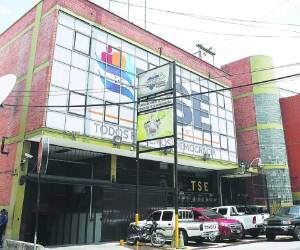 En los próximos diez días el TSE podrá nombrar a los sustitutos de aquellos partidos que no hayan cumplido con este requisito. Todos los TEM dejarán de funcionar el próximo 12 de diciembre o antes.