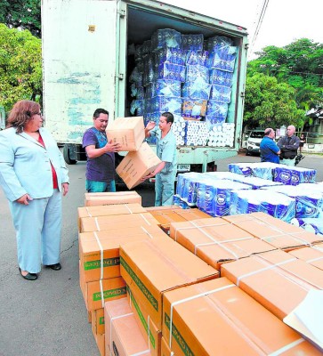 Gobierno realiza distribución masiva de medicina en hospitales públicos