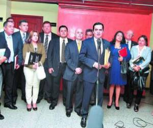 La comisión multipartidaria en una comparecencia con el fiscal general la semana pasada. (Foto: Archivo)