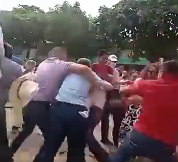 Batallas campales y quema de llantas: intensa jornada de protestas en Honduras