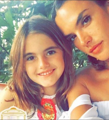 Alessandra Ambrosio, la mamá más sexy de la industria del modelaje