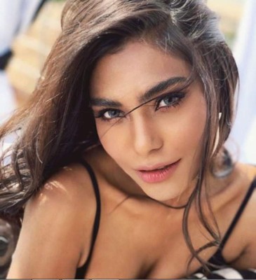 FOTOS: Así era Zara Abid, la modelo que murió en el accidente aéreo en Pakistán