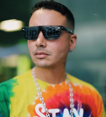 El cantante J Balvin aclara rumores de supuesta operación en el rostro