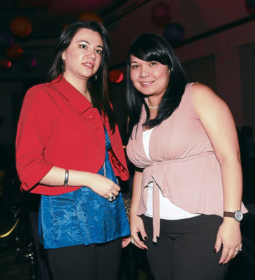 Brindan por el éxito de la revista Eva