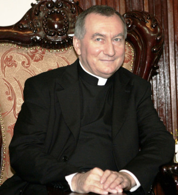 Sale del hospital el Secretario de Estado del Vaticano