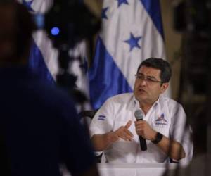 El presidente de Honduras, Juan Orlando Hernández, solicitó una nueva tarjeta de identidad al Congreso Nacional.