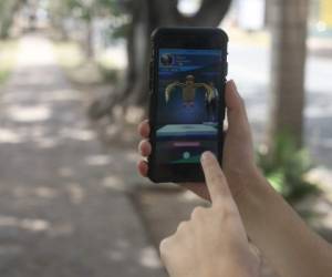 En Honduras, a pesar de no estar de manera oficial, los poke-fanáticos -como se hacen llamar- se las han ingeniado para instalarla en sus dispositivos Android e iOS.