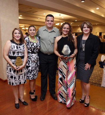 Ejecutivos premian esfuerzo, lealtad y compromiso