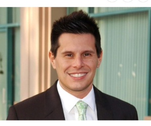 'Estoy impactada y con el corazón partido al escuchar la devastadora noticia de la muerte del creador de 'Ugly Betty', Silvio Horta', escribió Ferrera en Instagram el martes.