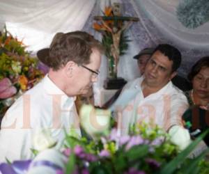 El embajador estadounidense, James Nealon, llegó este viernes al valorio de Berta Cáceres. FOTOS: Alex Pérez.