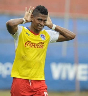 Olimpia propina goleada al Victoria y se afianza en el liderato