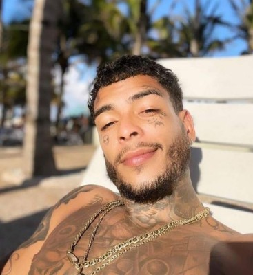 La trágica muerte de MC Kevin, cantante brasileño que se lanzó a la piscina desde un onceavo piso