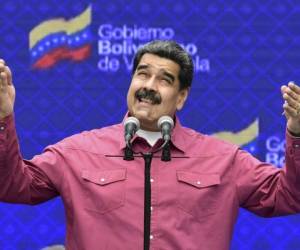 Maduro celebró el resultado, afirmando que se logró “una tremenda y gigantesca victoria electoral”. Foto: AFP