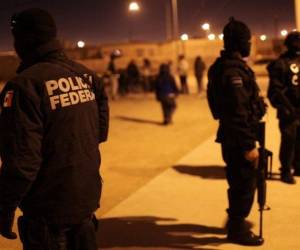 Uno de los maestros murió durante su cautiverio, informaron las autoridades. Se trataba del director de la escuela, que padecía asma.