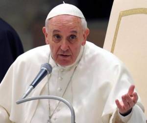 Francisco condenó el terrorismo, animó a jóvenes y ancianos e impartió la bendición Urbi et Orbi.