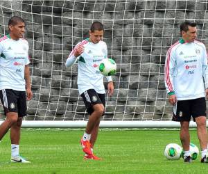 Carlos Salcido junto a 'Chicharito' Hernández y 'Chaco' Giménez.