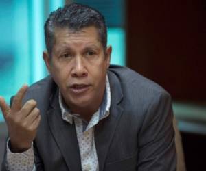 Henri Falcón, un exgobernador y ex asesor del fallecido presidente Hugo Chávez, habla a la prensa en Caracas, Venezuela, el martes 20 de febrero de 2018.
