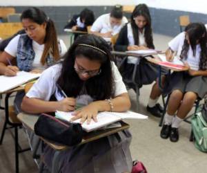 Los estudiantes de primaria y media recibirán inducción en salud sexual y reproductiva a partir de 2017.