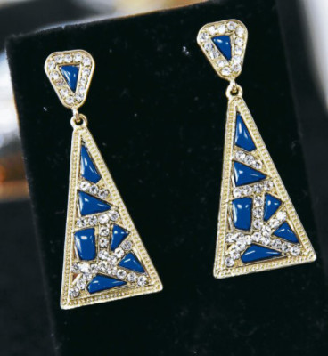 Encuentre el arete perfecto según su rostro