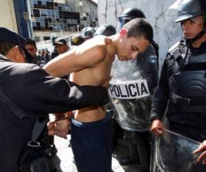 El minucioso registro se decidió luego de que el pasado 24 de marzo explotó una granada que dejó dos internos heridos (Foto: AP/ El Heraldo Honduras/ Noticias de Honduras)