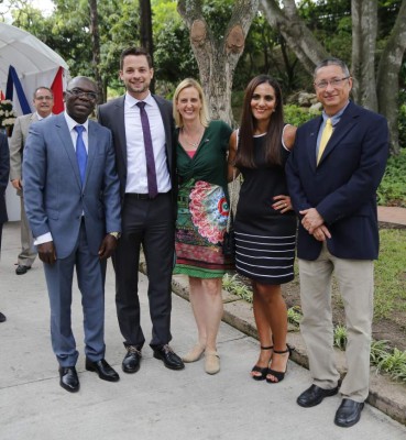 Un brindis por el aniversario de la independencia de los Estados Unidos de América