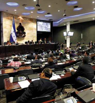 En vigencia el decreto 89-2012, que facilita la depuración policial en Honduras