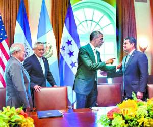 El presidente de Estados Unidos, Barack Obama, se reunió ayer en la Casa Blanca con el presidente Juan Orlando Hernández de Honduras, Otto Pérez, de Guatemala, y Salvador Sánchez, de El Salvador.