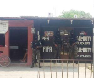 Se reporta además la detención de dos personas, entre ellos el propietario y el administrador del negocio.