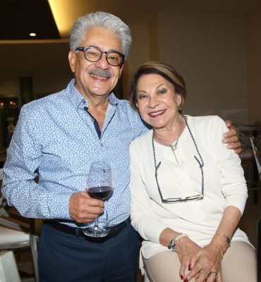 Allison y Javier inauguraron su restaurante Domo taquería