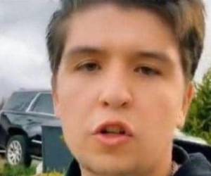 El influencer Rodolfo Márquez, mejor conocido como Fofo Márquez, fue detenido este viernes luego de propinar una violenta paliza a una mujer por haberle rozado el vehículo. El sujeto fue detenido poco después de su repudiable acción.