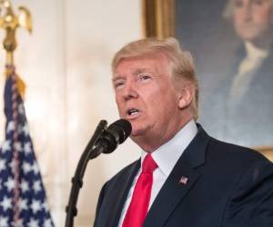 Trump, criticado por demócratas y republicanos de indulgencia hacia la extrema derecha por su tibia respuesta inmediata, prometió 'justicia' y analizar el tema con el fiscal general, Jeff Sessions, y el director del FBI, Christopher Wray.