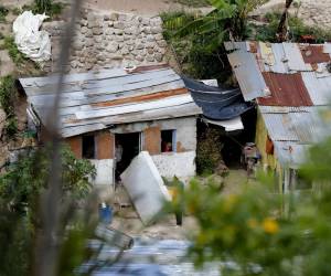 Al menos 20 familias huyeron de sus casas en la colonia Villa Nueva de la capital tras ser amenazados por estructuras criminales.