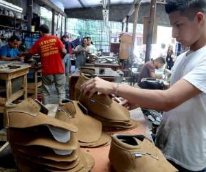 Según el tamaño del establecimiento, se refleja que la fuerza laboral del sector privado es absorbida, principalmente, por la microempresa con el 52.6%, que equivale a 789,769 trabajadores.