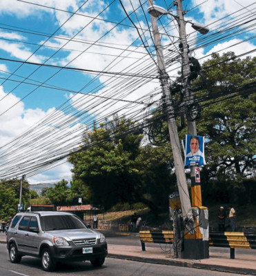 Siete días tienen compañías para arreglar telaraña de cables