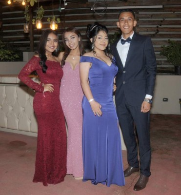 Una noche de dicha estudiantil