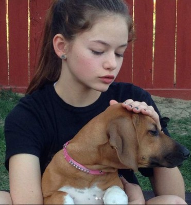 Así luce Mackenzie Foy, niña que le dio vida a Renesmee hace 7 años